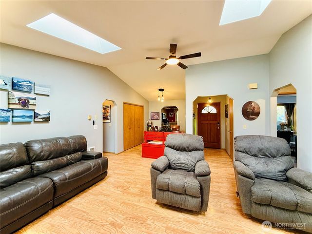 7703 NE 156th Avenue, Vancouver, WA 98682