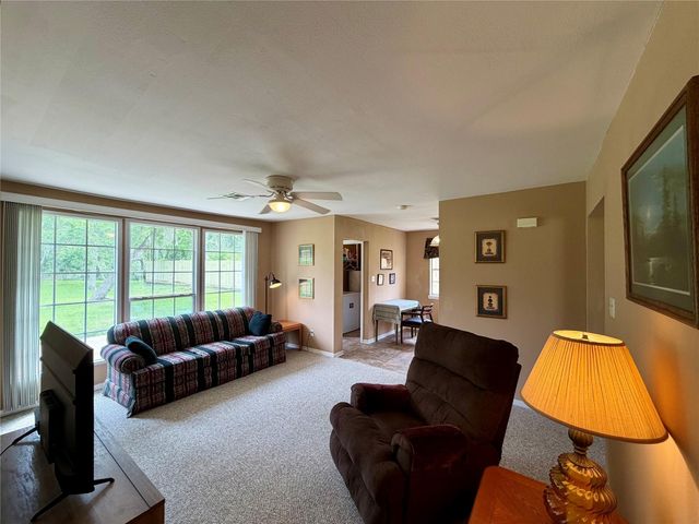 114 Edgewater Street, Clute, TX 77531