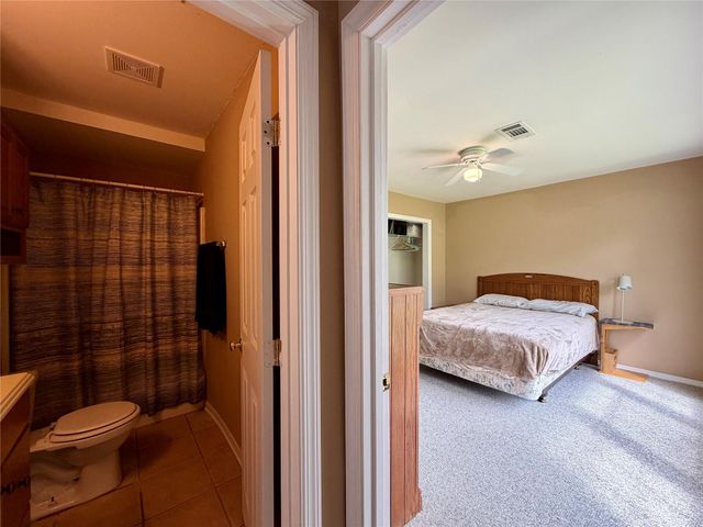 114 Edgewater Street, Clute, TX 77531