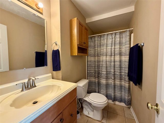 114 Edgewater Street, Clute, TX 77531
