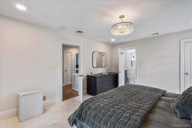 33 Shepherd Street, Rockville Centre, NY 11570