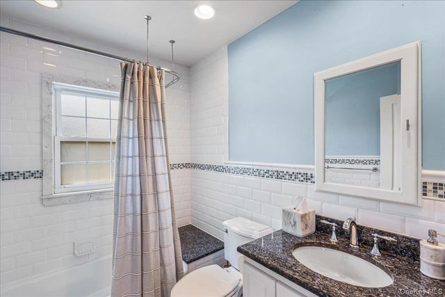 33 Shepherd Street, Rockville Centre, NY 11570