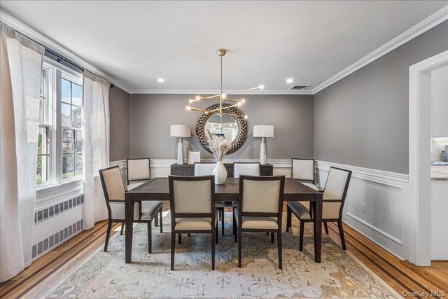 33 Shepherd Street, Rockville Centre, NY 11570