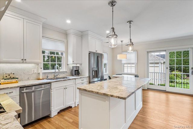 33 Shepherd Street, Rockville Centre, NY 11570