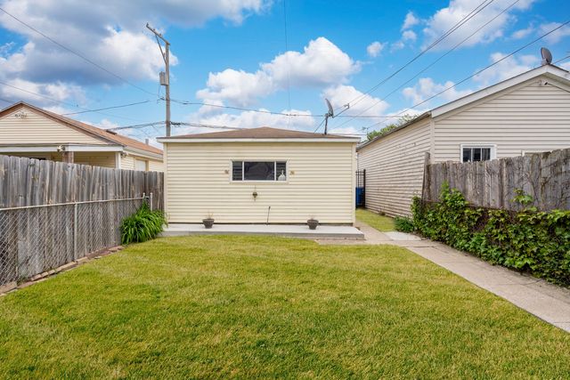 2221 N Keeler Avenue, Chicago, IL 60639