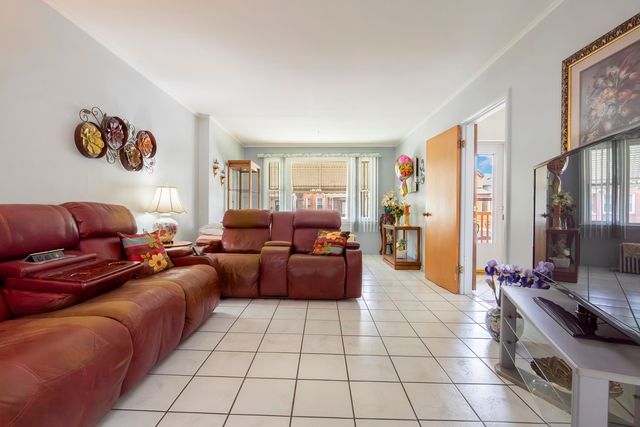 2221 N Keeler Avenue, Chicago, IL 60639