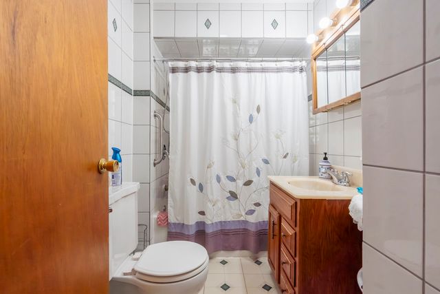 2221 N Keeler Avenue, Chicago, IL 60639