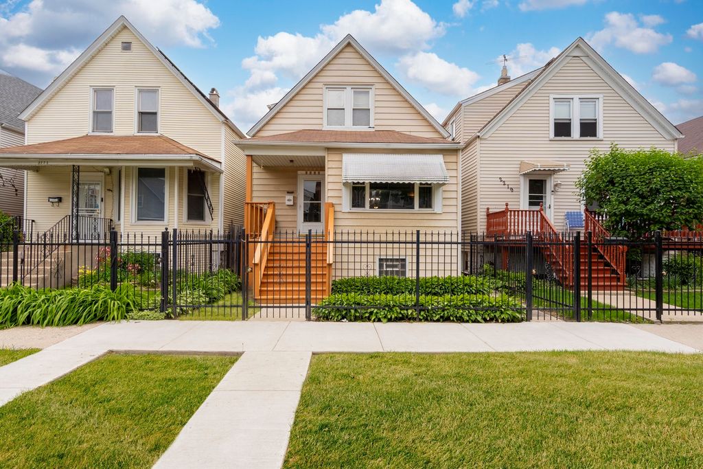 2221 N Keeler Avenue, Chicago, IL 60639