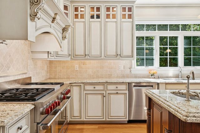 11 Turner Hill Rd, Medfield, MA 02052
