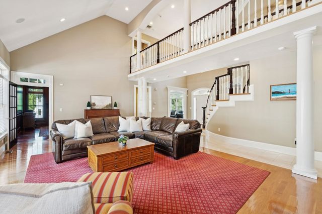 11 Turner Hill Rd, Medfield, MA 02052