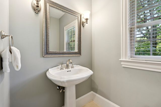 11 Turner Hill Rd, Medfield, MA 02052