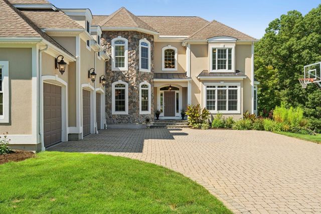 11 Turner Hill Rd, Medfield, MA 02052