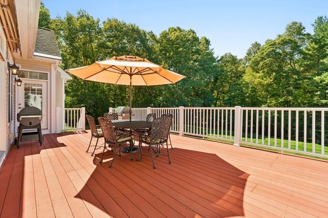 11 Turner Hill Rd, Medfield, MA 02052