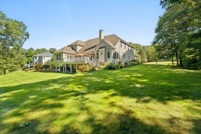 11 Turner Hill Rd, Medfield, MA 02052