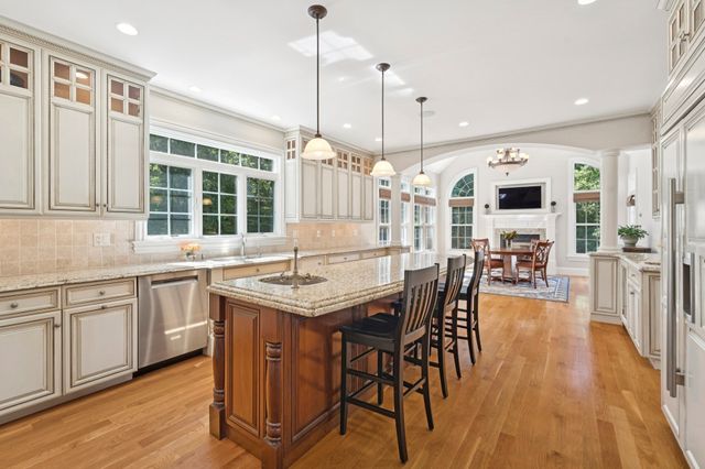 11 Turner Hill Rd, Medfield, MA 02052