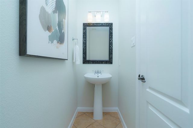 2505 Golden Gate PARK, Austin, TX 78732