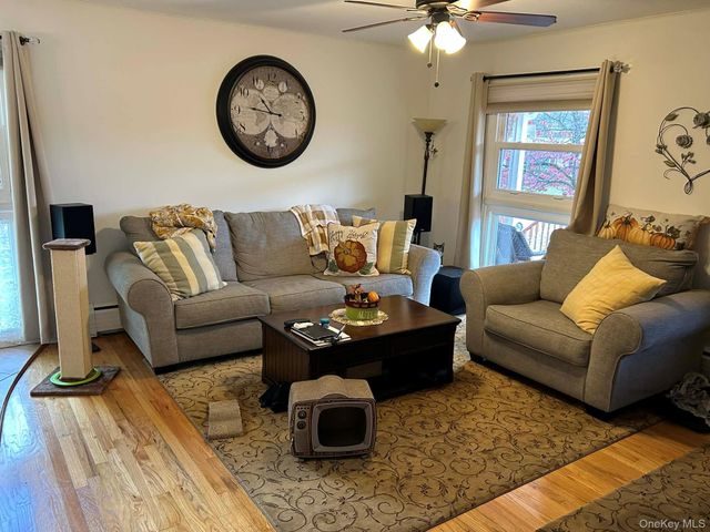 9 Sycamore Drive, Hyde Park, NY 12538