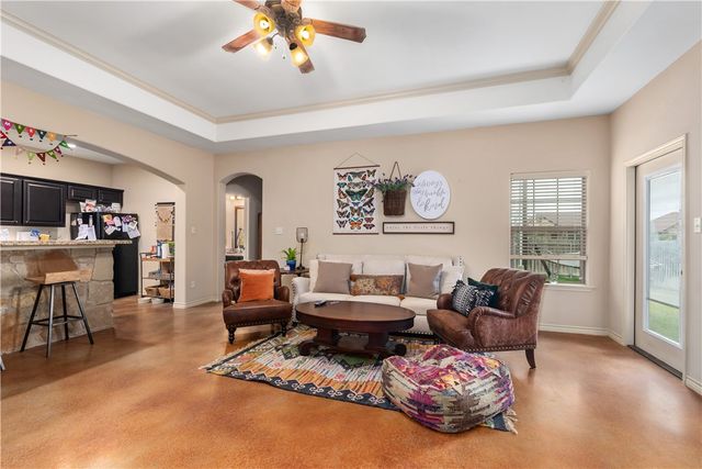 422 Momma Bear Drive, College Station, TX 77845