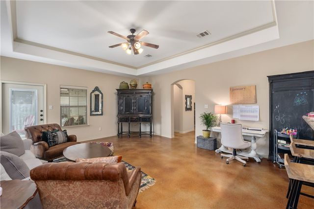422 Momma Bear Drive, College Station, TX 77845
