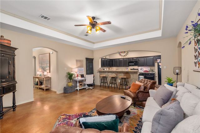 422 Momma Bear Drive, College Station, TX 77845