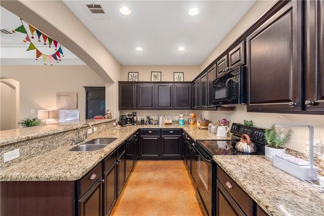422 Momma Bear Drive, College Station, TX 77845