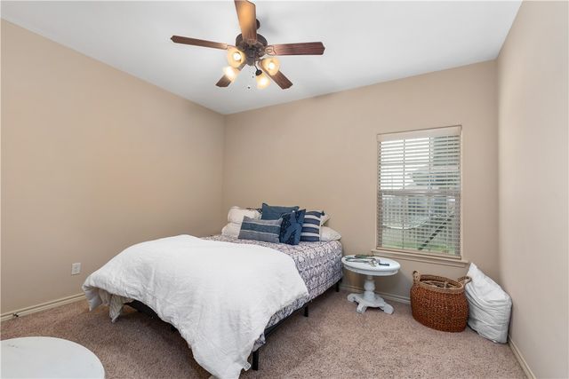 422 Momma Bear Drive, College Station, TX 77845