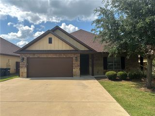 422 Momma Bear Drive, College Station, TX 77845