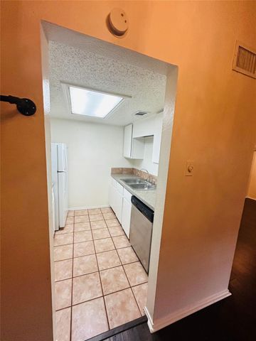 2401 Leon ST 307, Austin, TX 78705