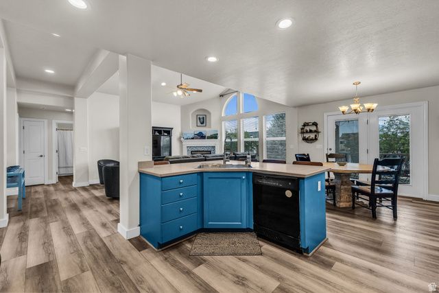 1536 W MISTY BREEZE CIR, Kaysville, UT 84037