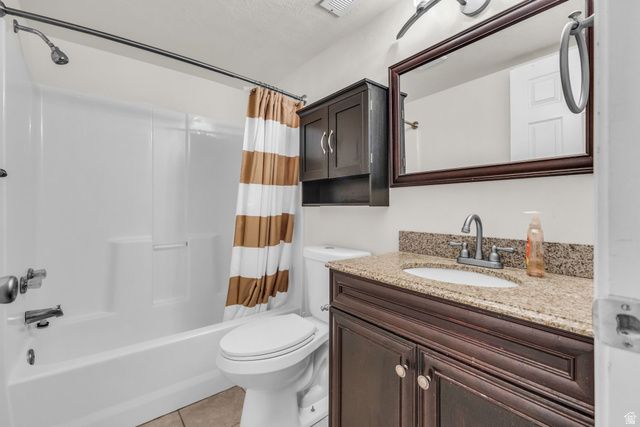 1536 W MISTY BREEZE CIR, Kaysville, UT 84037