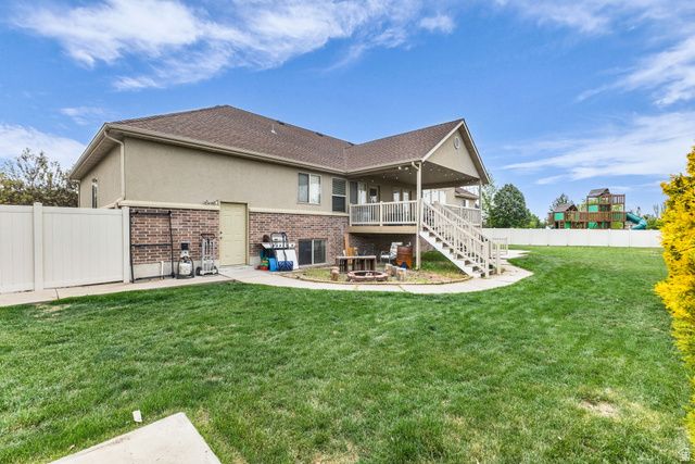 1536 W MISTY BREEZE CIR, Kaysville, UT 84037