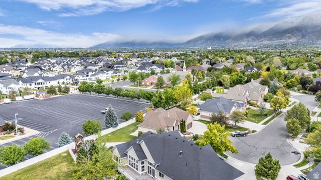 1536 W MISTY BREEZE CIR, Kaysville, UT 84037