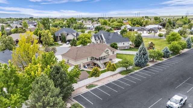 1536 W MISTY BREEZE CIR, Kaysville, UT 84037