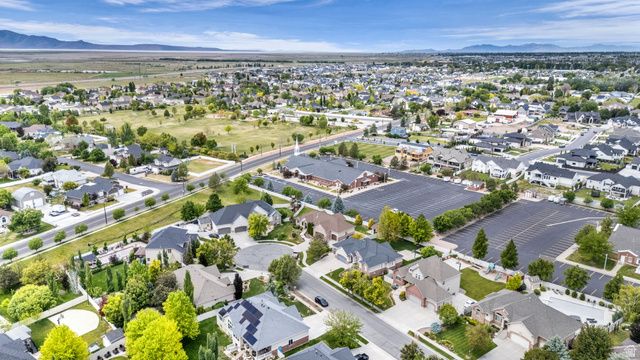 1536 W MISTY BREEZE CIR, Kaysville, UT 84037