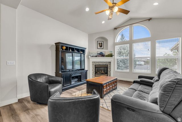 1536 W MISTY BREEZE CIR, Kaysville, UT 84037