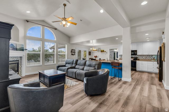 1536 W MISTY BREEZE CIR, Kaysville, UT 84037