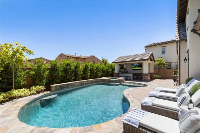 10 Jenny, Ladera Ranch, CA 92694