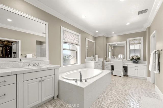 10 Jenny, Ladera Ranch, CA 92694