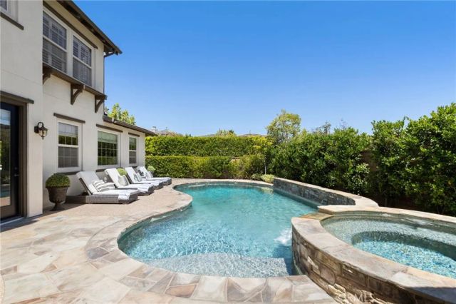 10 Jenny, Ladera Ranch, CA 92694