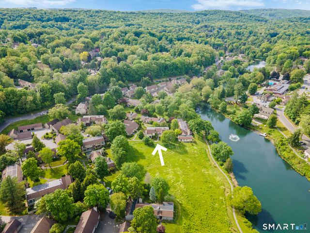 29 Heritage Village D, Southbury, CT 06488