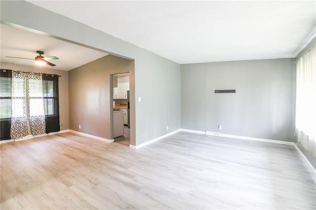 601 Westside Drive, Knob Noster, MO 65336