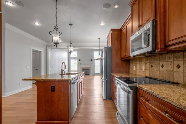 1885 Goodpaster Way, Lexington, KY 40505