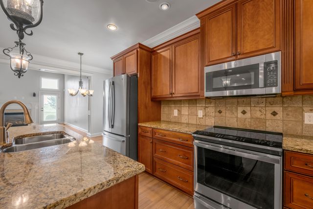 1885 Goodpaster Way, Lexington, KY 40505