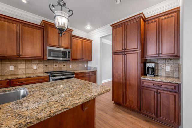 1885 Goodpaster Way, Lexington, KY 40505