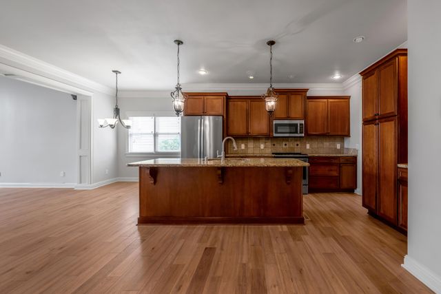1885 Goodpaster Way, Lexington, KY 40505