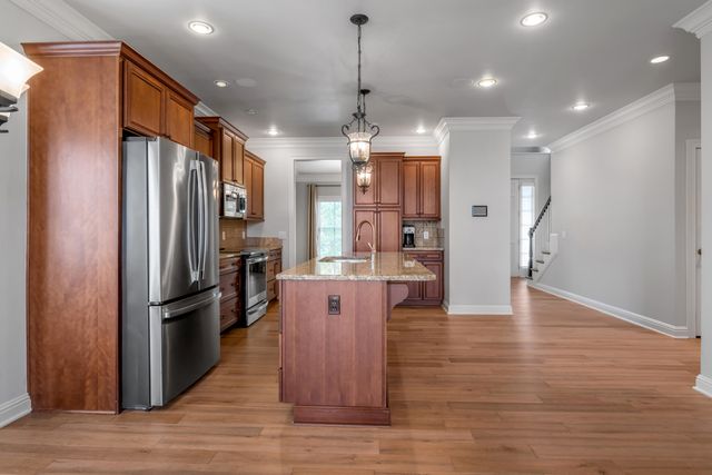 1885 Goodpaster Way, Lexington, KY 40505