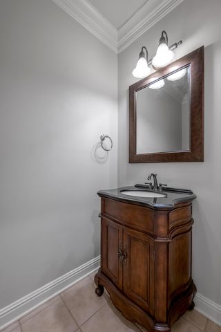1885 Goodpaster Way, Lexington, KY 40505