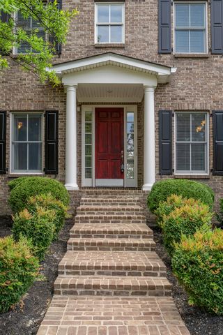 1885 Goodpaster Way, Lexington, KY 40505