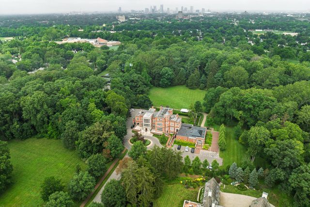 2188 Bryden Road, Columbus, OH 43209