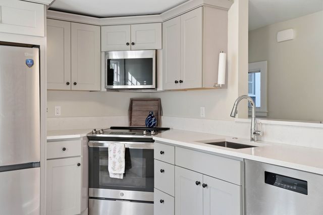 198 South Street A, Hingham, MA 02043